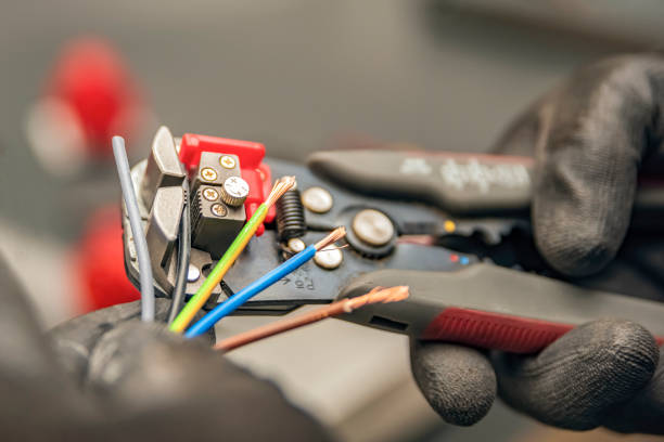  Hwatha, IA Electrician Pros
